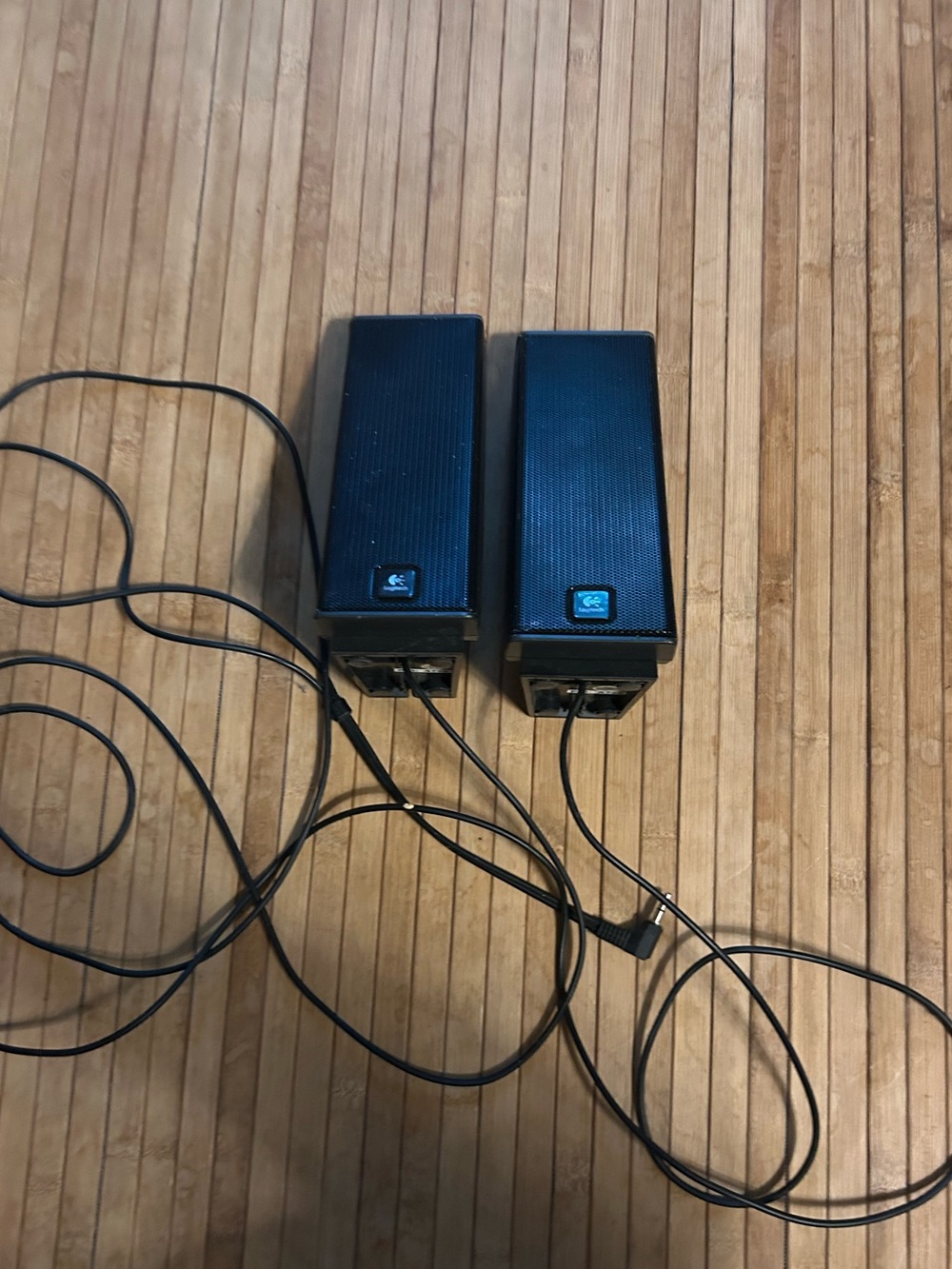 Logitech Black Vintage (***I THINK***) Y2K/Early 2000s Speakers - UNTE